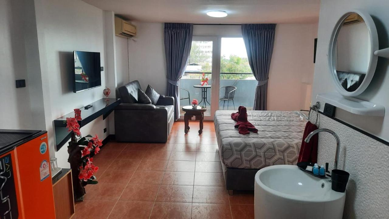 Happy Beach Jomtien Guesthouse المظهر الخارجي الصورة