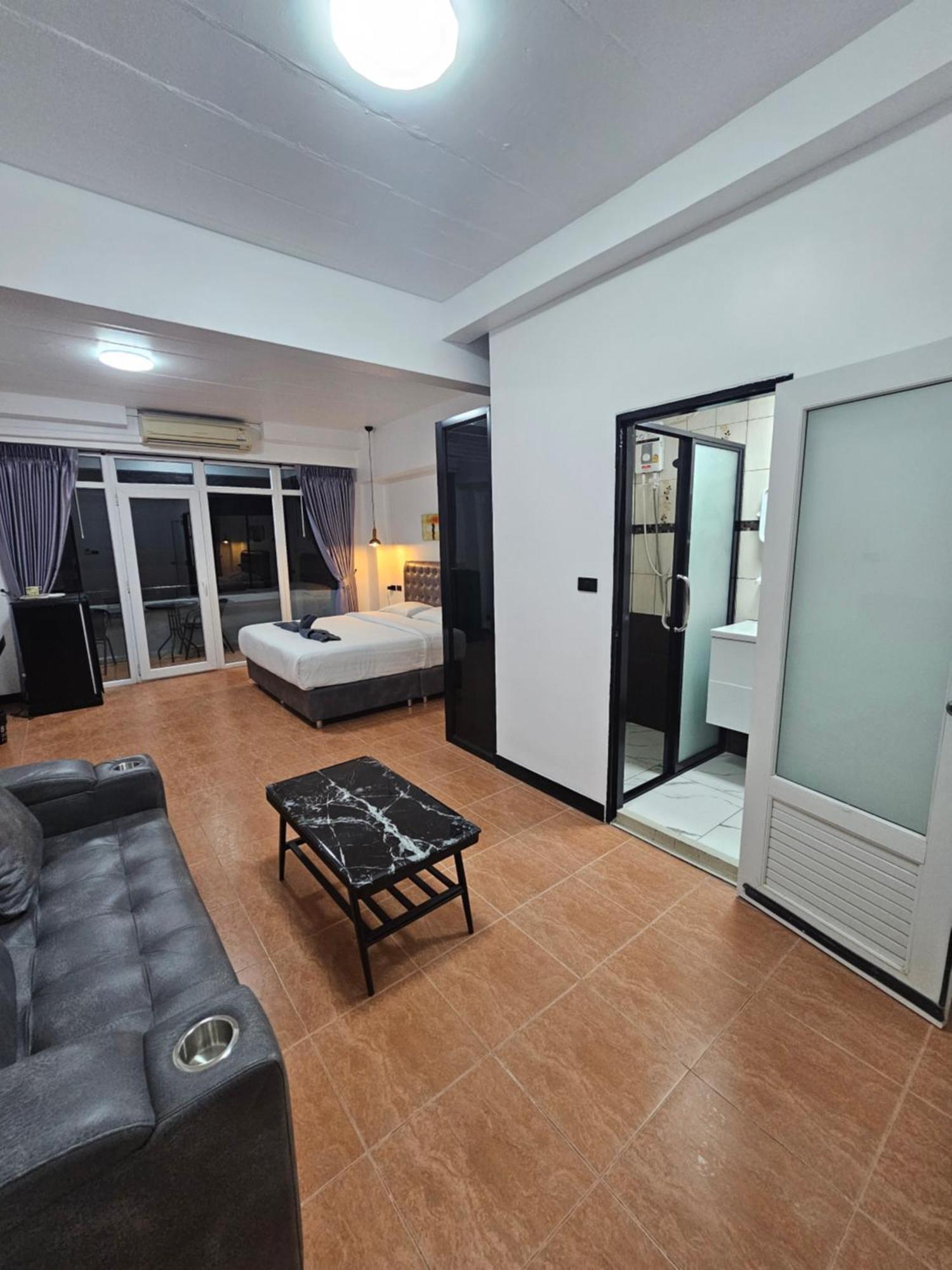 Happy Beach Jomtien Guesthouse المظهر الخارجي الصورة