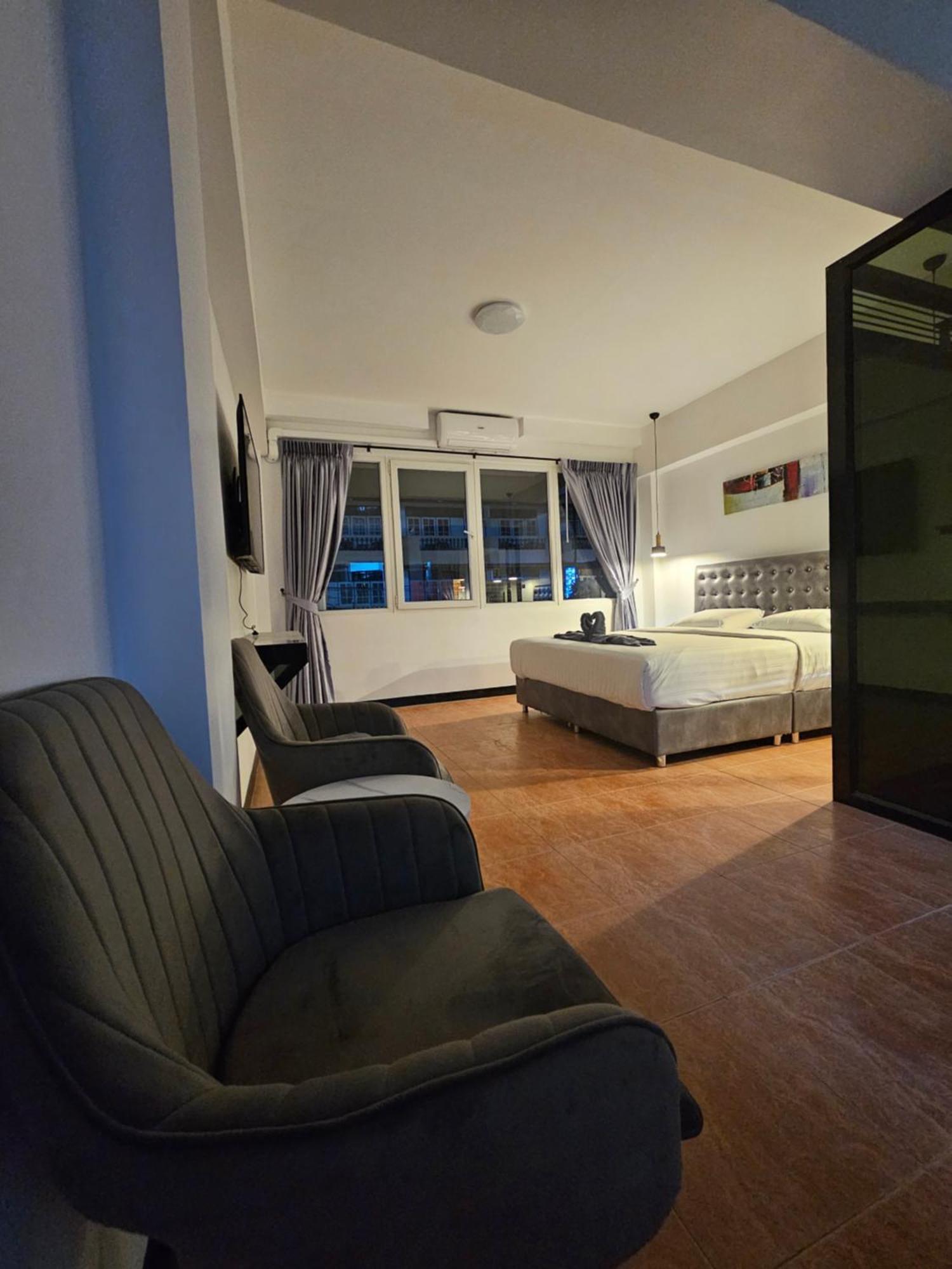 Happy Beach Jomtien Guesthouse المظهر الخارجي الصورة
